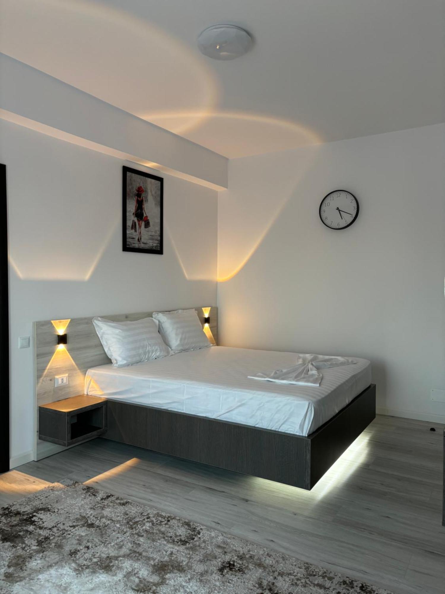 Celine Confort N. D. Cocea Boekarest Buitenkant foto